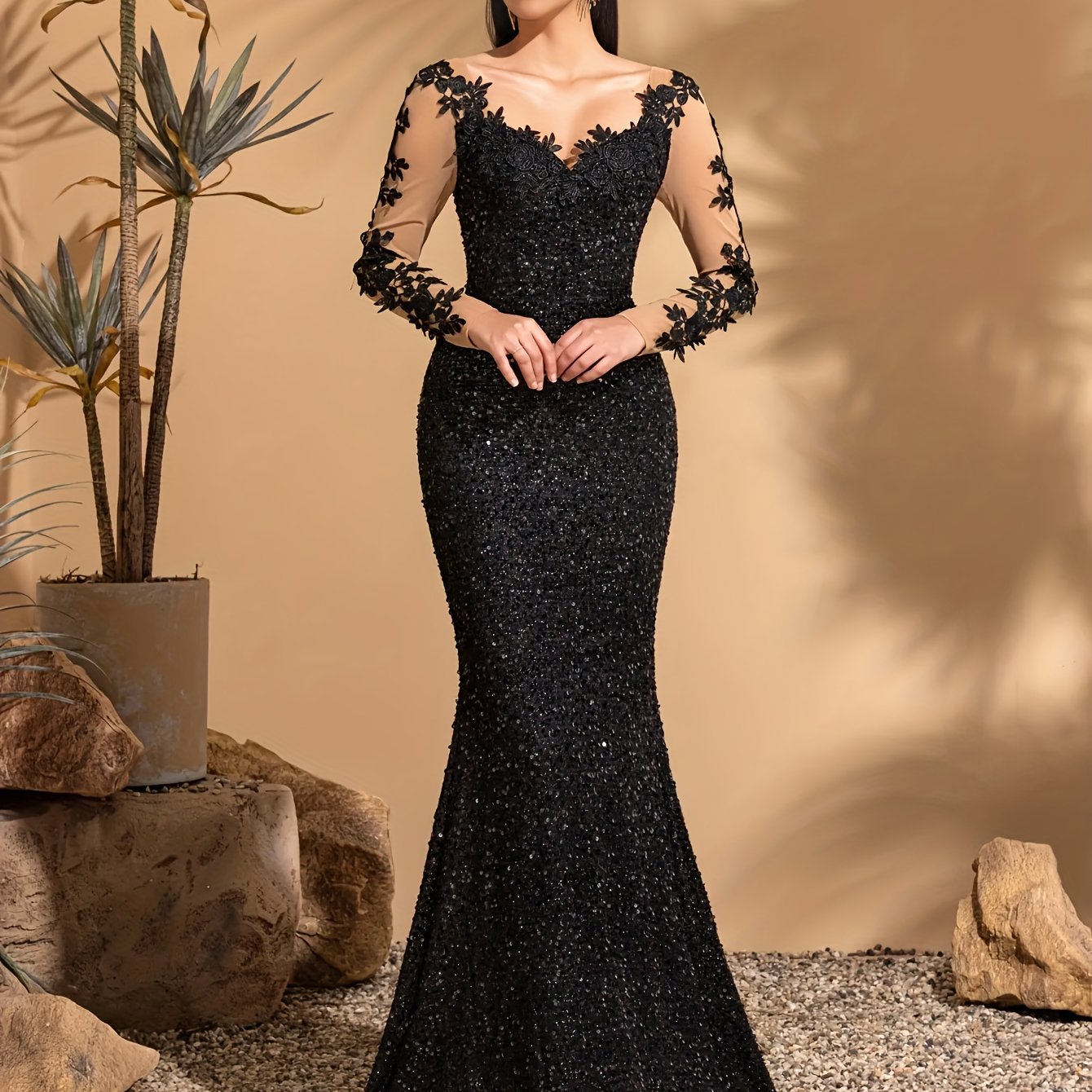 V-neck Appliqué Decorated Flare Party Dress