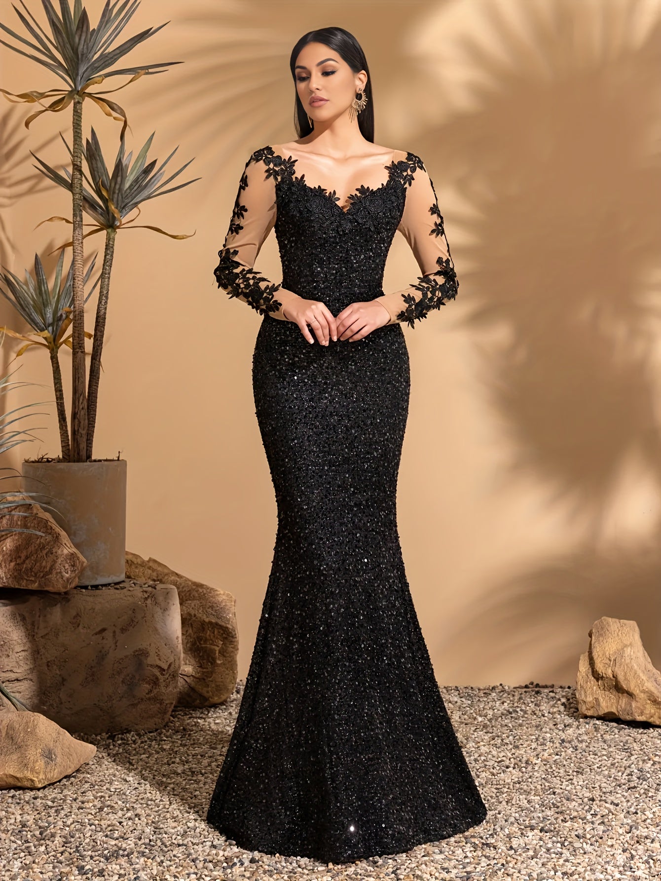 V-neck Appliqué Decorated Flare Party Dress